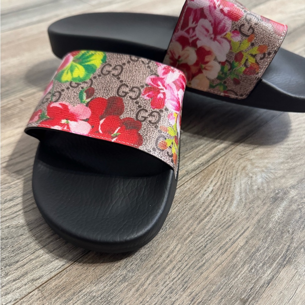 Gucci Black Floral Slide Sandals